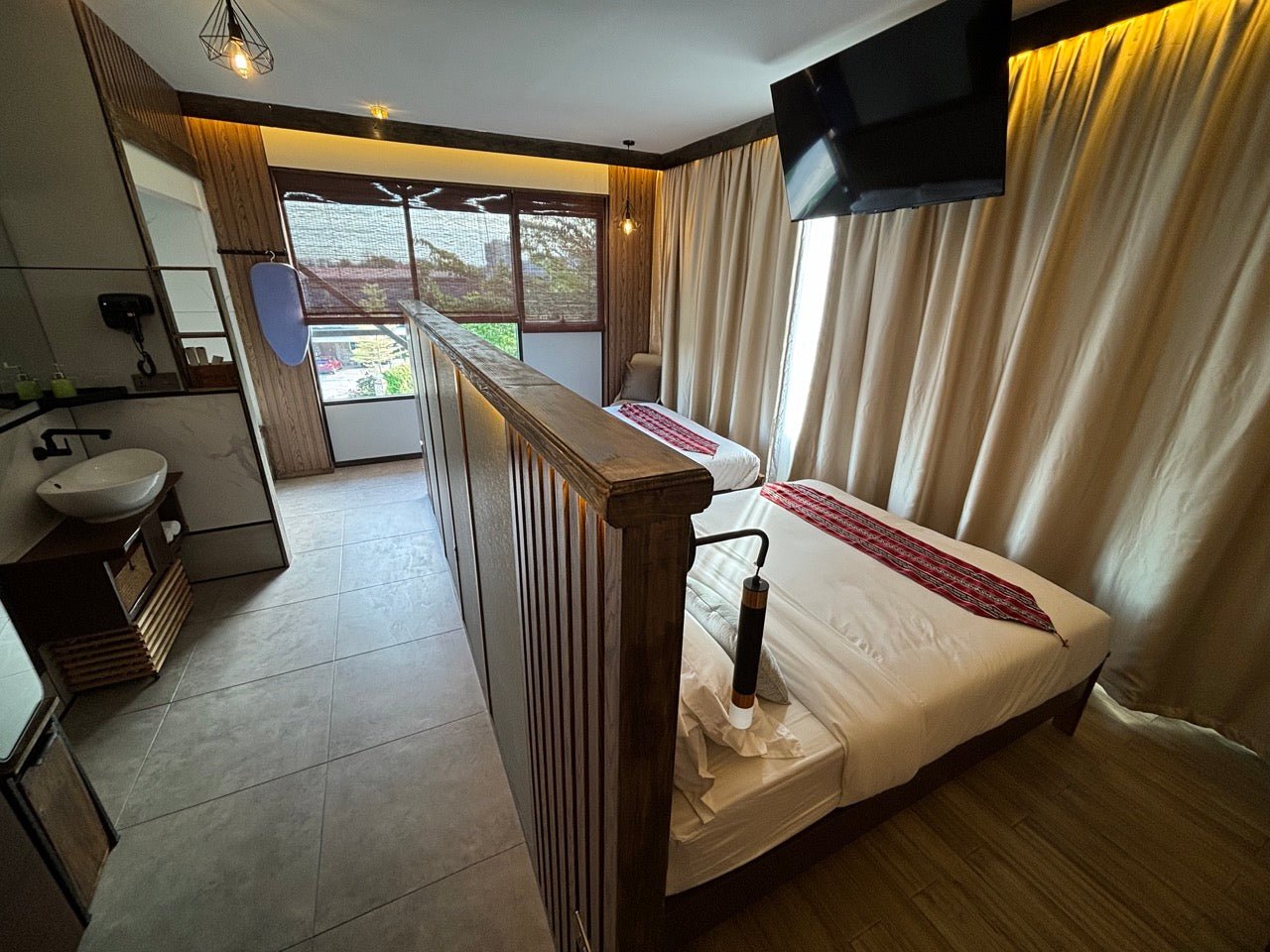 Slumber Quadruple Room 203