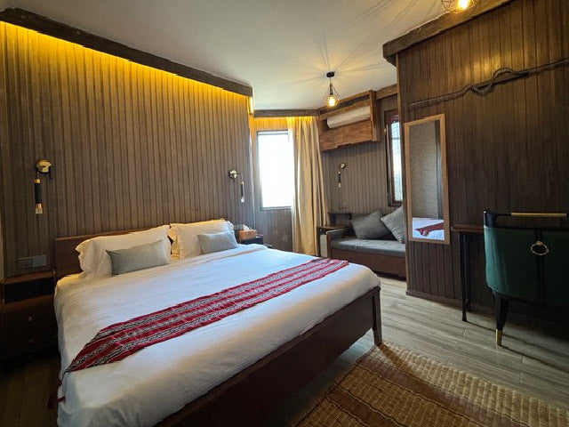 Deluxe King Bedroom